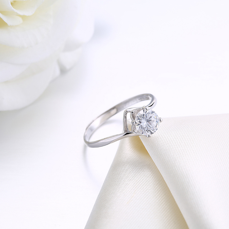 925 Sterling Silver Four-Prong Zircon Ring