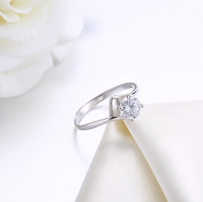 925 Sterling Silver Four-Prong Zircon Ring